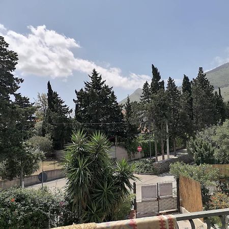 Camera Vicino L'Aeroporto Di Palermo Carini Buitenkant foto