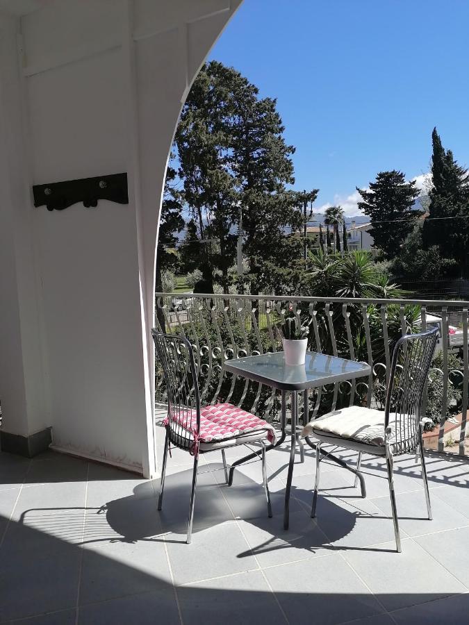 Camera Vicino L'Aeroporto Di Palermo Carini Buitenkant foto