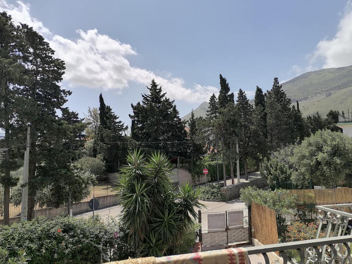Camera Vicino L'Aeroporto Di Palermo Carini Buitenkant foto